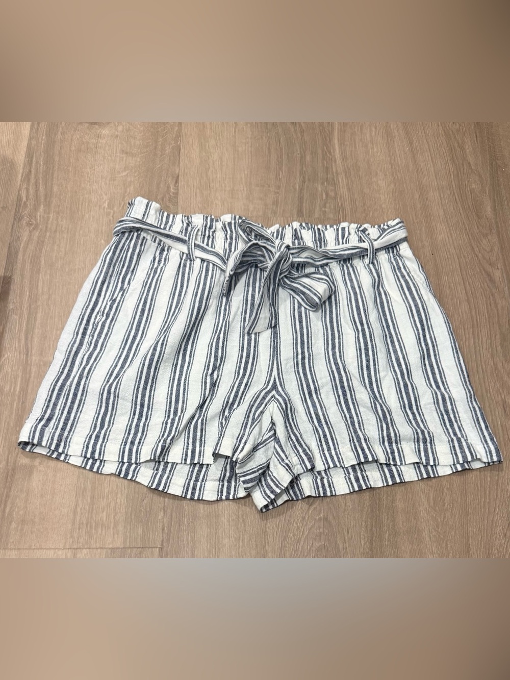 J.Crew Striped Paperbag  Linen Blend Tie-Waist Shorts Size Medium Preppy Coastal